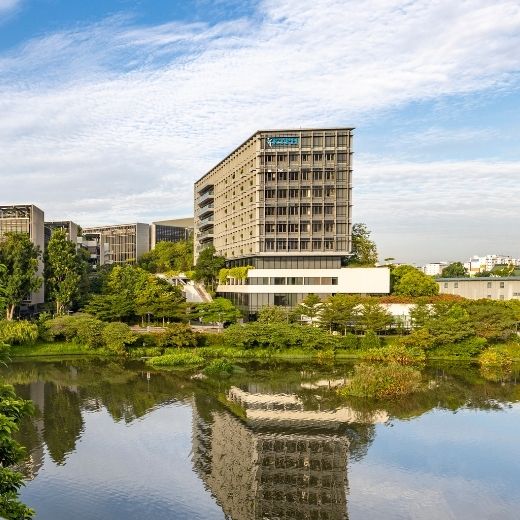 Khoo Teck Puat Hospital, Singapore overlooks Yishun Pond